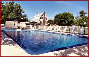 Tallwood Motel swimming pool